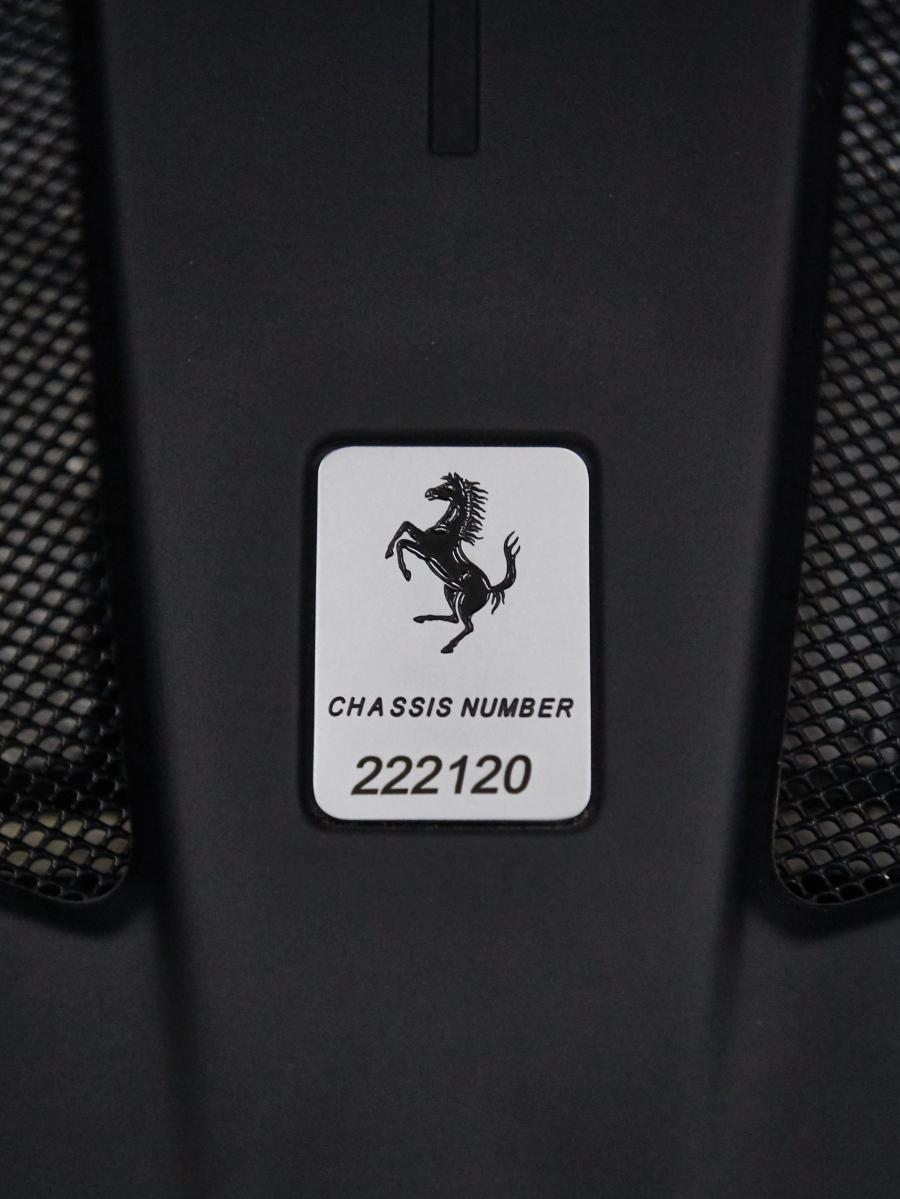 Детали интерьера Ferrari F12tdf Tailor Made 2017 года  (фото 33 из 42)